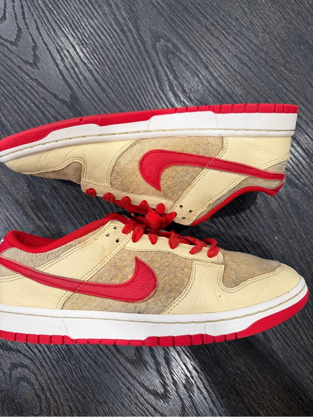 Men's Nike Dunk Low Retro SE "Strawberry Waffle" Size 9.5